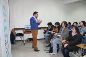 Invitan a estudiantes a crear una idea de negocio