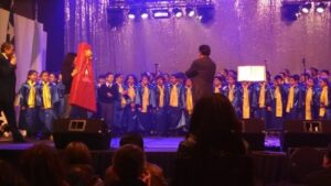 Coro Municipal de Niños es premiado tras brillante actuación