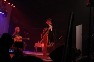 Tito Fernandez está en el escenario