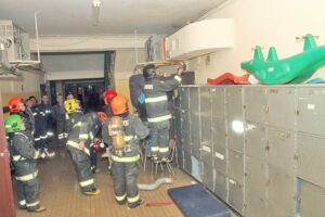 Más de 500 alumnos fueron evacuados desde escuela