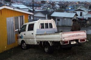 Conductor en estado de ebriedad impactó camión contra vivienda