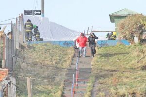 Temporal dejó en la calle a joven pareja  y sus tres hijos menores de tres años
