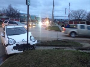 Mujer lesionada en accidente de tránsito