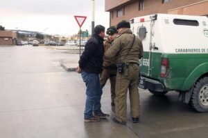 Mujer niega que su hijo intentara cometer robo