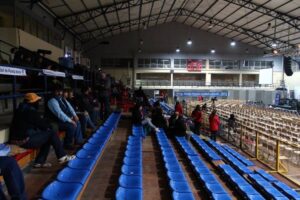 Gimnasio Fiscal abre sus puertas a pocos minutos de comenzar el #FestivaldelaPatagonia