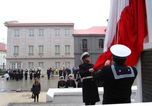 Efectivos de la Tercera Zona Naval desfilaron este domingo