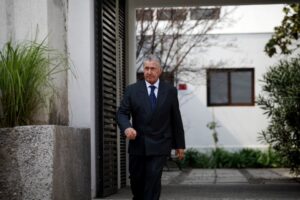 Muere ex comandante en jefe del Ejército Ricardo Izurieta