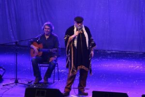 Tito Fernández repasó gran parte de su repertorio en el Festival Folklórico