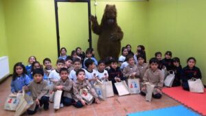 Enseñan a niños y jóvenes sobre la importancia del turismo para Magallanes