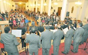 Coro de Enap festejó sus 40 años con exitoso concierto