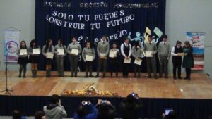 Liceo premió a docentes y estudiantes destacados