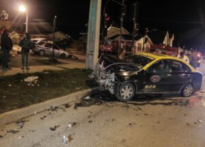Pasajeros de taxi quedaron lesionados por colisión