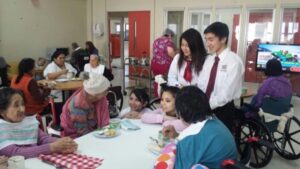 Liceo María Behety compartió con internos del Eleam