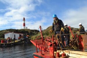 Armada finalizó mantenimiento de señalización en Caleta Tortel
