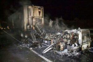 Chofer de Magallanes y el camión que conducía fueron afectados por ataque incendiario