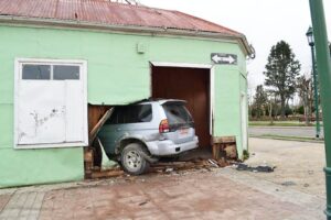 Profesor en estado de ebriedad protagonizó grave accidente