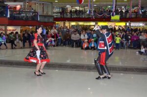 Conjunto folclórico de la IV Brigada Aérea realizó presentaciones