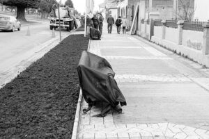 Cuestionan instalación de numerosas bancas en el centro de Punta Arenas