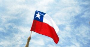 Hasta más de 200 mil pesos de multa arriesgan quienes no utilicen bandera en Fiestas Patrias