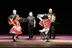 Conmemoraron hazaña de Goleta Ancud en el Teatro Municipal