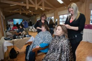 Mujeres de Río Verde aprendieron técnicas de peluquería