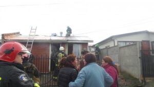 Incendio destruyó vivienda y dejó cinco  personas damnificadas en Ríos Patagónicos