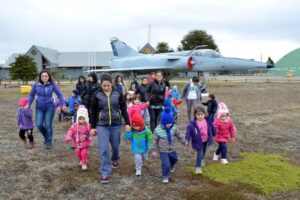 Niños de Jardín Infantil Keola Kipa visitaron la IV Brigada Aérea