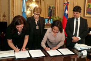 Ministras de Cultura de Chile y Argentina acuerdan impulsar coproducciones entre ambos países
