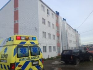 Adolescente cayó desde el cuarto piso de un edificio
