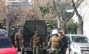 Dos avisos falsos de bomba en Providencia movilizan al Gope de Carabineros