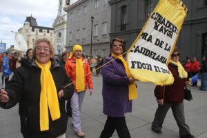 Adultos mayores fueron protagonistas en el desfile dominical