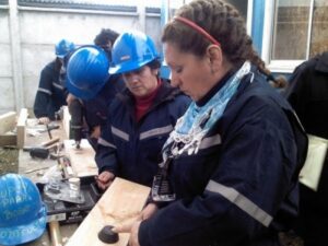 Más de 122 mil jóvenes y mujeres no han cobrado sus subsidios