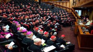 Comunión de divorciados vueltos a casar divide a obispos en Sínodo de la Familia
