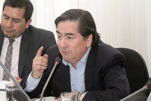 Cuestionan legalidad de mantener en suspenso decisión por artesanos