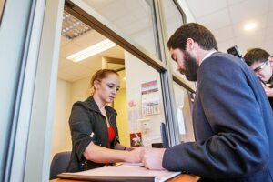 Se querellan por millonarios contrabandos de cigarrillos