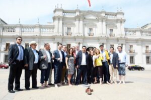 Cores reactivan protesta por falta de atribuciones y solicitan reunión con Presidenta Bachelet