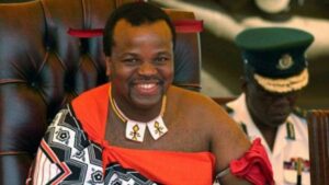 Rey Mswati III pagará 17 dólares mensuales a mujeres que se mantengan vírgenes en Swazilandia