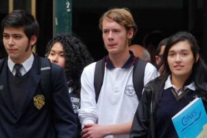 Estudiantes emplazan al Senado a 