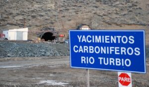 Cinco mineros accidentados en derrumbe de yacimiento argentino