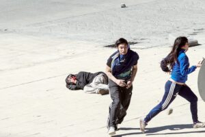Superclásico del fútbol chileno convirtió al centro  de Punta Arenas en un violento campo de batalla