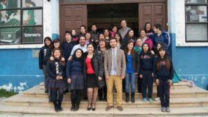 Estudiantes de Liceo Sara Braun aprenden sobre emprendimiento joven