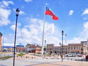 Instalación de la Bandera Bicentenario fue sacada del contrato para Punta Arenas