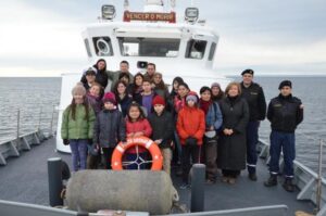 Ganadores de concurso de pintura navegaron por el Estrecho de Magallanes