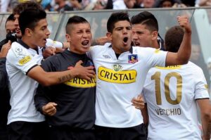 Colo Colo se llevó el Superclásico y queda a 2 puntos de la U en un encendido Torneo