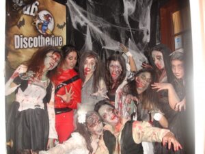 El tradicional pub discoteque “Los Brujos” ofrece una noche de miedo
