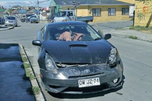 Conductor que protagonizó accidente  se fugó del lugar dejando una lesionada