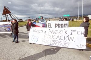 Disidencia del Colegio de Profesores llega a Puerto Natales y trabaja propuesta regional