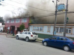 Un incendio afecta en estos momentos a la Segunda Compañía de Bomberos de Puerto Natales
