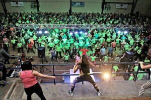 Más de 1500 personas bailaron al ritmo de la zumba