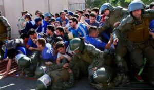 Incidentes en ingreso de hinchas de la ‘Universidad de Chile’ al estadio